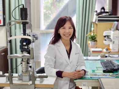 乾眼不是小毛病！女教師眼瞼痙攣到睜不開　豐原醫院用脈衝光治療助改善