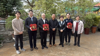 國曆2月3日、農曆十二月十六日，是一年當中最後一次「做牙」，也就是俗稱的「土地公尾牙」，不少民眾把握時機到土地公廟謝神、求財運。