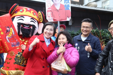 竹北天后宮好熱鬧    徐欣瑩巧遇民眾黨掃街    支持者大喊藍白一定要合！