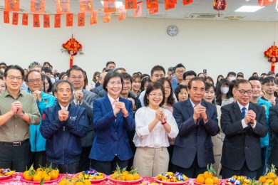 相敬如冰   新竹縣長兩熱門人選同場新春團拜   徐欣瑩：雙AI政策引領世界科技的風