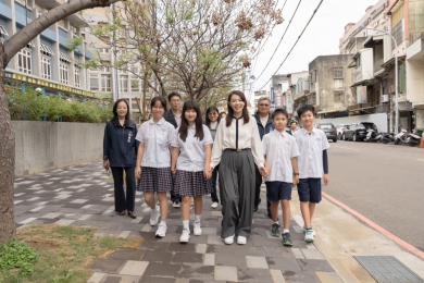 學生上下學安全第一    新科國中通學步道啟用