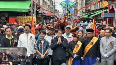 金氏紀錄「百足真人」再現佳里!台南市長黃偉哲為丙午蕭壠香科蜈蚣陣108 位神童開館剪綵祈福