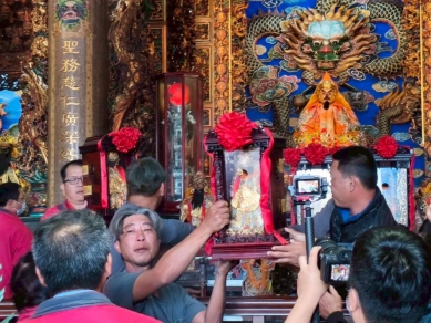 雲嘉六鄉鎮十三庄信仰盛事　五股開臺尊王過爐3月8日萬名信眾踏香路