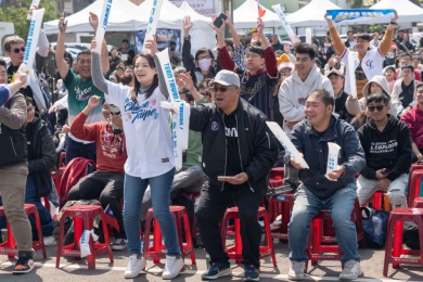 中華隊WBC首勝  14:0完封捷克   新竹應援團情緒沸騰！