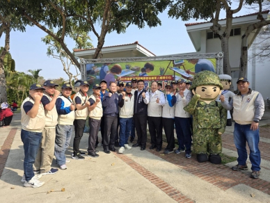 台中市豐原區國中、小學繪畫寫生比賽8日豐原葫蘆墩公園登場  豐田國小黃聿璿、翁子國小張嘉紜、南陽國小王珞合勇奪國小組高中低組別第一名