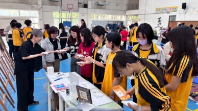 40位藝術家   40幅作品   新竹縣「行動藝術館」6校巡迴展覽開跑