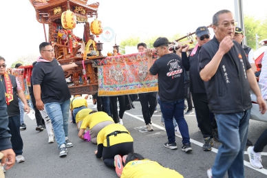 西螺媽祖巡國道護平安　服務區遶境祈福強化交通安全意識