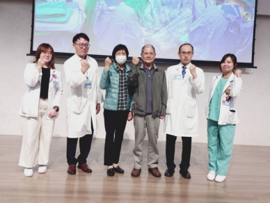 73歲翁腹瀉嘔吐竟非腸胃炎！腎結石引發敗血症　中醫大市醫微創雙鏡手術成功救命