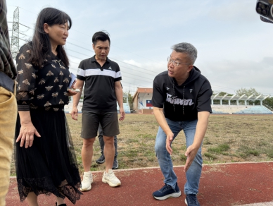 立法委員蔡其昌爭取外埔國中操場翻新    受限殯葬地目盼市府儘速解決