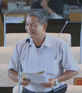 建築業因為土石方處理叫苦連天  國民黨台中市議員劉士州為業者發聲和請願  要求台中市長盧秀燕給予建築執照彈性，甚至主動給予展延