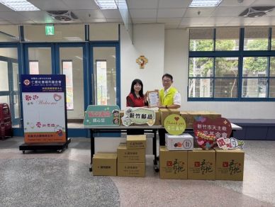新竹郵局母親節送暖   沈佛龍：持續深化公益  關懷弱勢族群