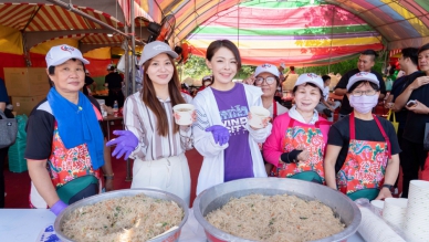 高虹安率隊迎接白沙屯媽祖回鑾    貢丸湯炒米粉應援香友