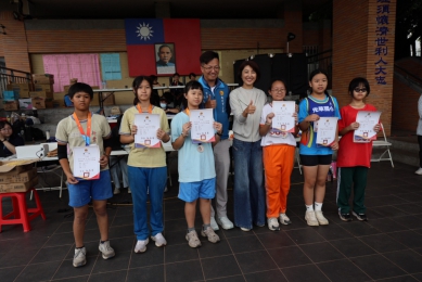 南投市第44屆市運會熱血登場 許縣長為小將加油