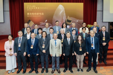 全國唯一私校人文學者獲獎！ 東海大學外文系何萬順教授奪國科會最高榮譽「傑出特約研究員獎」