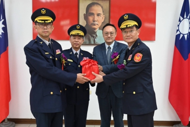 正式接掌警六分局長一職   鍾承志陳力就列游刃有餘