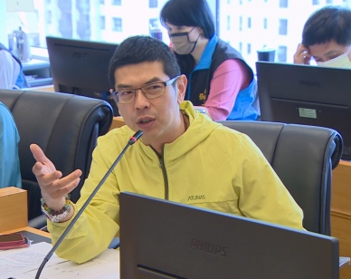 民進黨台中市議會黨團總召周永鴻：江啟臣缺席軍購投票假中立  包牌兩面討好就是「雙面刀鬼」