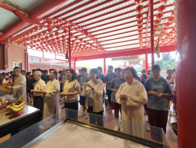 大林國中免費點文昌燈 國三生參拜天德寶宮妙修堂贈文昌筆