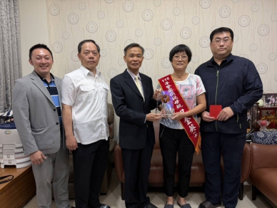 母愛如海！恩重如山！頭汴派出所所長林忠生母親獲選115年度市警局模範母親
