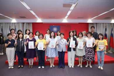 五度蟬聯全國第一！台中閱讀績優勇奪18獎   市長盧秀燕公開表揚