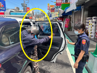 馬岡警積極為民服務   協助行動不便男子返家