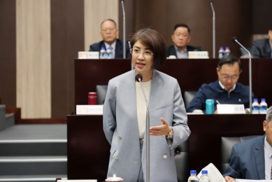 議員關心竹山舊警局危樓拆除 許縣長表示明年6月完成拆除