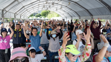 「風城GO GO 健康夠夠」最終場   「榮耀之星」獎牌頒給530位健走達人