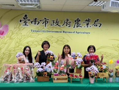 送你一個第一名 市長黃偉哲推薦在地特色花卉傳遞畢業祝福