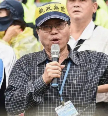 ​​銓敘部轉發各單位有關公務人員退休(職)所得重行審定之書面處分 ，李來希表示終於能讓大家暫時鬆口氣了