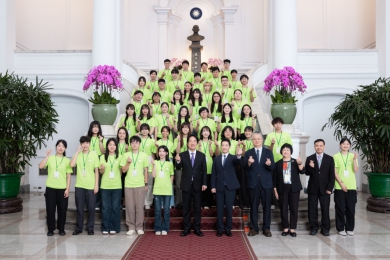 從埔里走進總統府 讓世界看見暨大青年