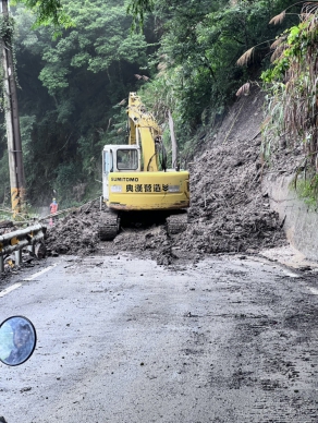 投89線邊坡不穩土石持續流竄 縣府搶修守護用路安全