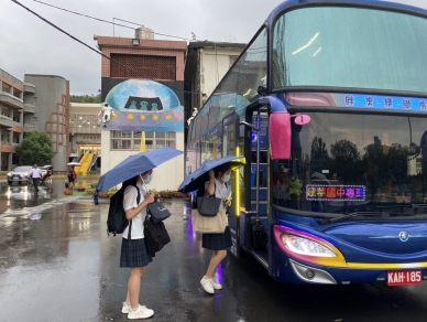 新竹市115年續辦關埔、南區安心通學專車   就學安心不中斷