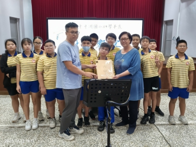 台南市學甲區中洲國小教導主任吳麗玲24載春風化雨！學生感恩傳承不止步