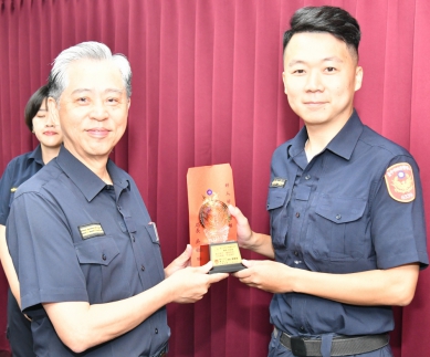 協助絕境母子暫度難關   吳敬田公開表揚張哲綸
