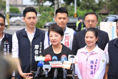 民進黨台中市議會黨團總召周永鴻：連盧秀燕都明確表態挺無人機  子弟兵江啟臣還在閃躲  應為國防與台中產業請命