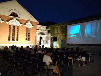 「螢火蟲電影院」7月份巡迴新竹生活美學館    百年公會堂廣場隆重開映
