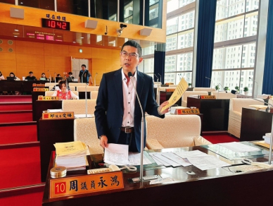 台中辦無人機論壇  盧秀燕喊立院推條例卻力挺卡關黨版  民進黨台中市議會黨團總召周永鴻：呼籲的對象就在身邊，江啟臣應說清楚