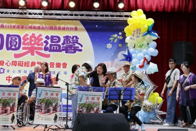 雲林身障朋友展現生命力　經典歌曲音樂會結合中秋公益展售吸睛