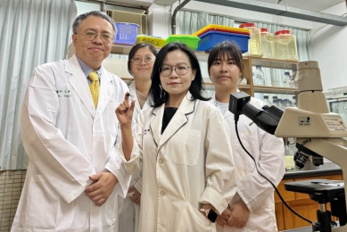 弘光科大教授以甲殼素研發「智能奈米水膠」改善糖尿病傷口截肢困境