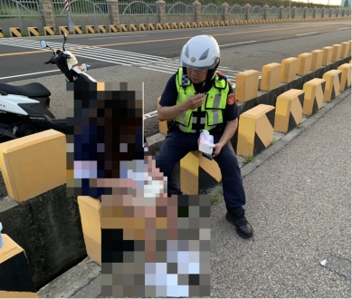 少女與家人爭吵後負氣離家至高美溼地警方獲報迅速找到化解危機