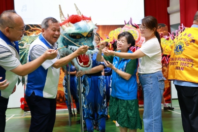 營北國中舞龍隊出訪波蘭巡演 王副縣長授旗勉勵