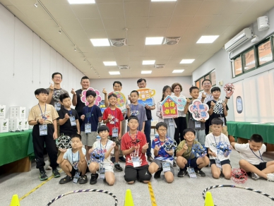 深耕科技教育！西屯11校「球型無人機夏令營」熱鬧登場