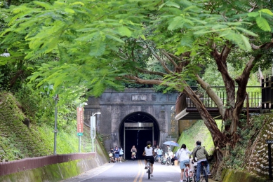 暑假Bike Chill！台中3條自行車專用道 綠蔭、隧道一路暢騎