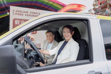 竹蓮寺捐贈第4輛救護車   高虹安感謝善舉挹注消防量能