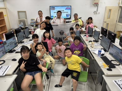中臺科大USR夏令營深耕國姓長流點燃偏鄉學童科技與文創火花