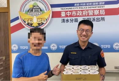 女子手機放車頂於國道掉落緊張報警清水警方火速救回