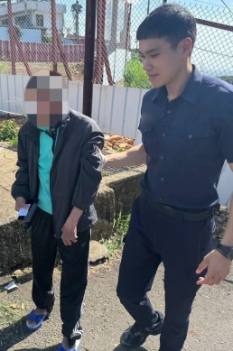 烈日曝曬走錯路   六旬男迷航街頭   警實習生化身「人肉拐杖」攙扶搭小黃