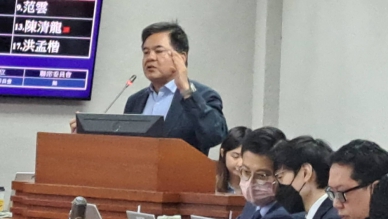 莊瑞雄咨詢衛福部次長林靜儀