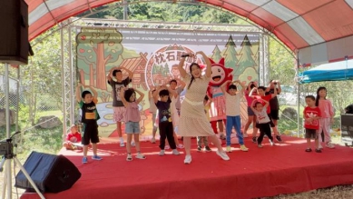 「枕石聽戲─彩虹森林大冒險」尖石登場   優質親職教育走進後山大受歡迎