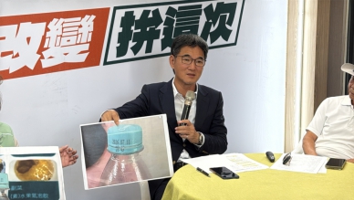 劉建國拋教育大紅包！教師行政4年砍半　國小課照、午餐喊免費