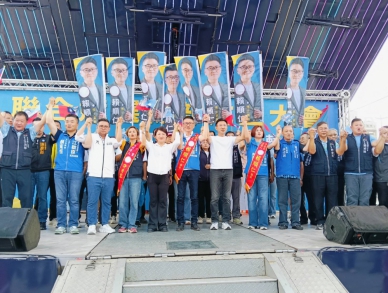 國民黨台中市議員賴順仁與忠平里長許秀蓉聯合競選總部成立　 台中市長盧秀燕、立法院副院長江啟臣站台力挺大北屯建設